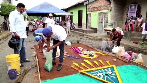 Nicaraguan Catholics hold Easter procession