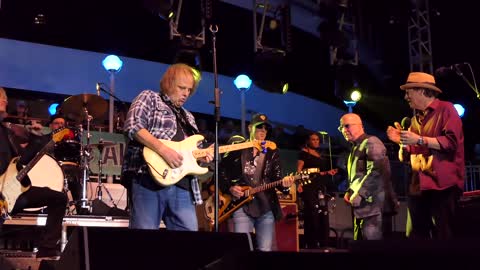 Joe Bonamassa, Kenny Wayne Shepherd, Walter Trout together on stage performing Going Down