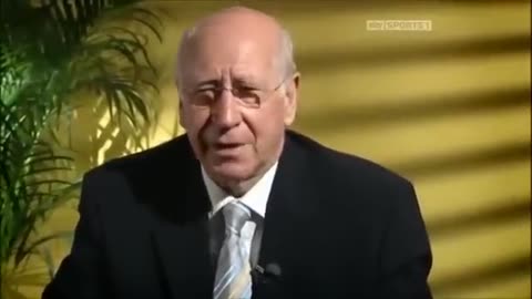 Football's Greatest - Sir Bobby Charlton Part 1