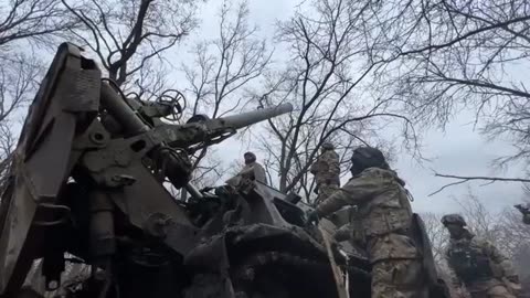 RUSSIA-UKRAINE WAR OBUS DE 152 MM, ARTILLERIA PESADA DE RUSIA