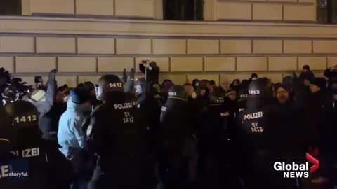 COVID-19: Anti-vaccine protesters clash with police in Munich