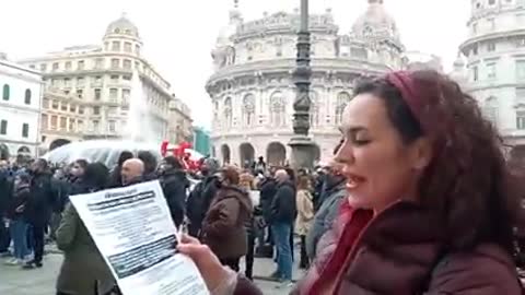 MANIFESTANO PER AVERE IL PASSAPORTO VACCINALE!!