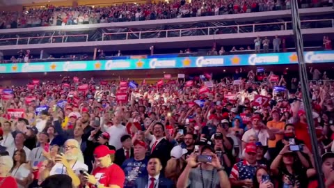 Trump Glendale, AZ Massive Cheering Crowd