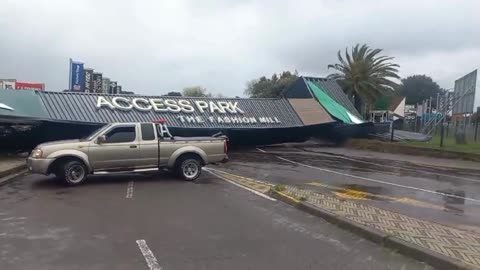 Access park’s gantry gets blown over by strong winds