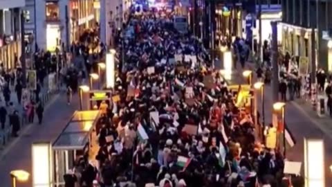 Massive pro-Palestine protest today in Berlin!