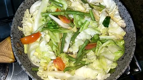 GINISANG REPULYO (CABBAGE) AT SITAW (STRING BEANS)