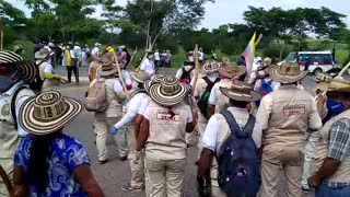 Minga marcha por las calles de Sampués