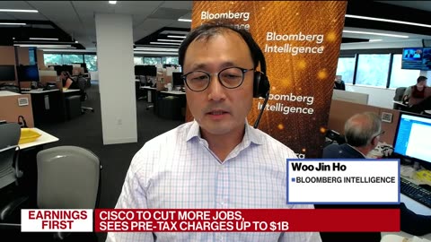 Cisco Gives Bullish Revenue Forecast, Plans to Cut Jobs