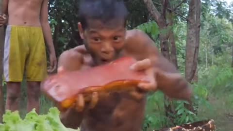 The survival life in the pork-roasting forest of the kmeng Prey group