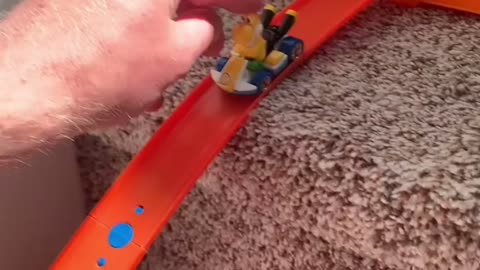 Hot Wheels Track Builder Booster Jump With Yellow Yoshi