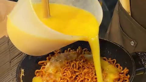 Amazing Food! Most Popular Buldak Noodles Omelette in Malaysia