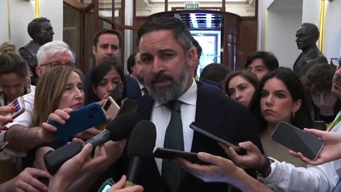 Abascal lamenta la decisión de Feijóo de romper los gobiernos con VOX