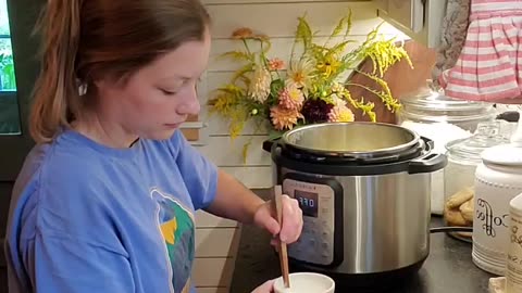 Mary Elizabeth Makes Greek Yogurt