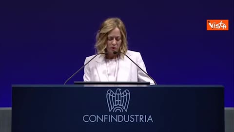 NOTIZIE DA MERDALIA💩Lady Aspen Merdoni detta Giorgia parla della nomina in commissione UE di Fitto a confindustria.Fitto non è il Commissario del governo italiano.Fitto è il Commissario italiano dell'UE e non dello Stato italiano.