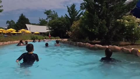 The Lazy River at Six Flags Hurricane Harbor - Baiana - Barbatques