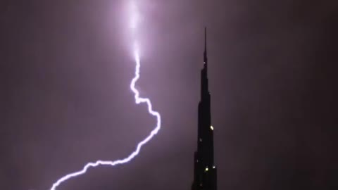 Dubai Burj Khalifa Lightning 🌩 during rain ☔