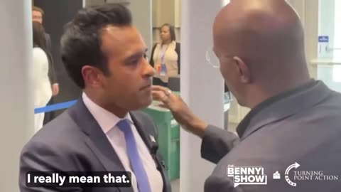 INCREDIBLE MOMENT: Van Jones and Vivek meet for the first time.