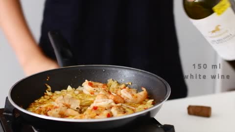 How to cook Garlic Butter Prawns Linguine | Easy Pasta Recipe