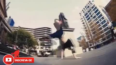 This incredible video sees how the human being and capes do.