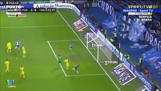 FC Porto-Tondela: tudo ao primeiro toque e golo de Otávio