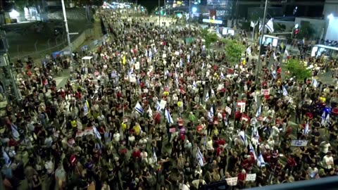 Protesters and Israeli police clash in Tel Aviv