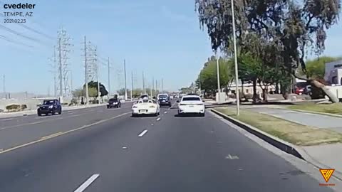 Watch those blind spots! Dash cam video of cars colliding. 2021.02.23 — TEMPE, AZ