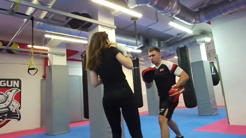 Inspiring Girl in Kickboxing: Motivation & Training Journey #girl #kickboxing #motivation #shorts