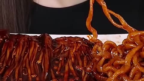 Black Bean Noodles, Spicy Enoki Mushrooms #zoeyasmr #zoeymukbang #bigbites #mukbang #asmr #food #먹방