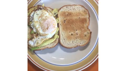 #healthybreakfastsandwich #avocadotoast