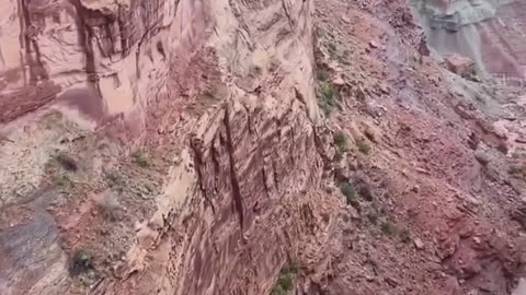 Rope swinging in Moab, Utah Would you tri this?