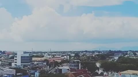 Masjid Raya Bairurrahman Banda Aceh dari Atas Awan