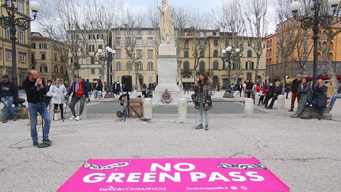 2022-02-19/07 - 21° evento Lucca Consapevole a Lucca. Domanda di una biologa, dal pubblico.