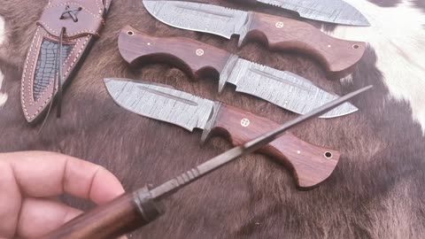 Custom handmade Damascus steel fixed blade hunting knife