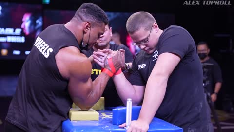 SCHOOLBOY VS LARRY WHEELS | ARM WRESTLING SUPER MATCH 2021