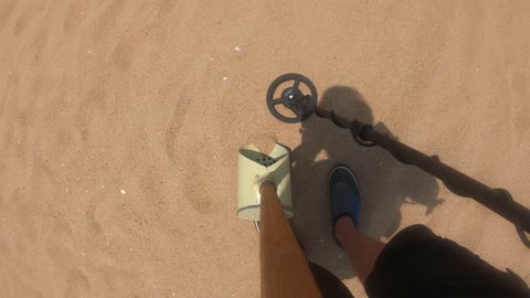 beach metal detecting (8)