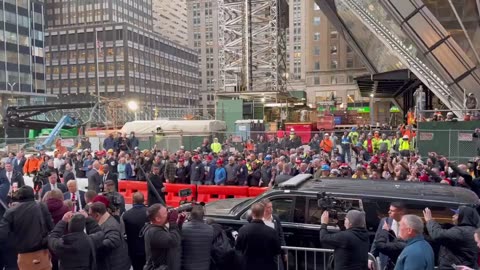 HUGE Group Of Patriots Show Up Outside Of Trump Trial To Show Their Support