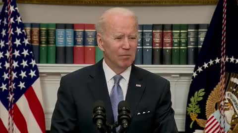 Asked about ending Title 42, Joe Biden starts talking about mandating masks on airplanes.