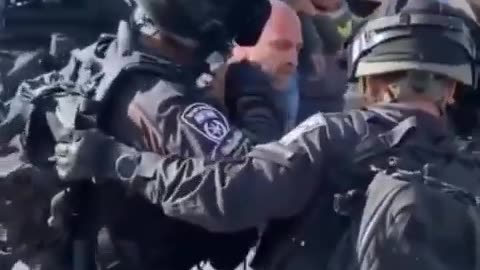 3 Israeli Police Officers brutally assault a 14 year old girl visiting her mother's grave