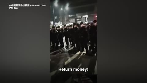 Mass protest erupts as 8,000 factory workers laid off in Chongqing; police backed down