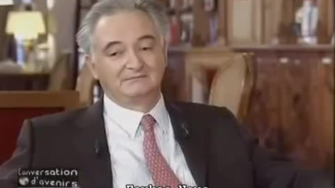 Jacques Attali parle de l’implantation d’une PUCE reçue VOLONTAIREMENT ou SANS le SAVOIR