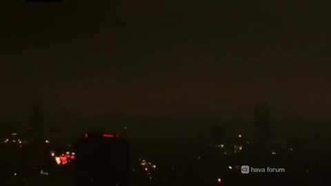 Istanbul engulfed in darkness @4:20pm as a giant black phenomenon covered the sun