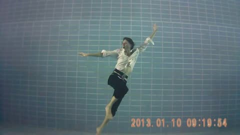 Underwater dance