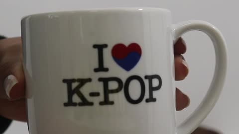 Caneca de Cerâmica I Love K-POP