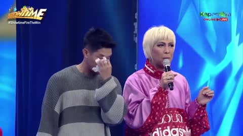 Ion has a heartfelt message for Vhong Navarro and his sister | It's Showtime