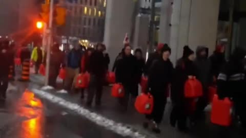 Ottawa residents are not afraid of being arrested and bring gas cans to truckers, the same cans that were previously seized by Justin Trudeau's brownshirts... Oh... I mean by the police