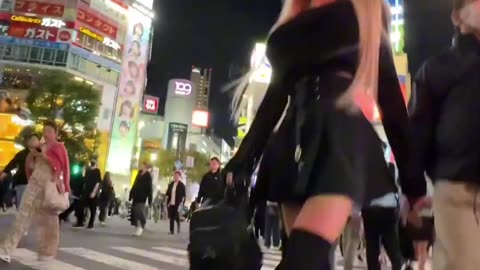 Highheels walking Tokyo’s Shibuya Crossing at night-busiest crossing in the world #model #highheels