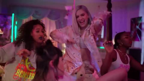 Marshmello & Anne-Marie - FRIENDS (Music Video) *OFFICIAL FRIENDZONE ANTHEM*