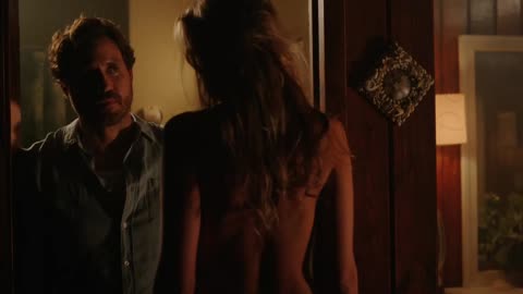 Florida Man Kissing Scenes - Mike and Delly (Edgar Ramírez and Abbey Lee) 1x02