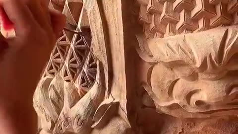 INCREDIBLE DETAIL~WOOD ART CARVING