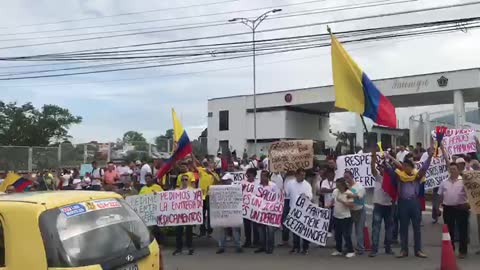 Militares protestan en Bucaramanga por "pésima atención en salud"